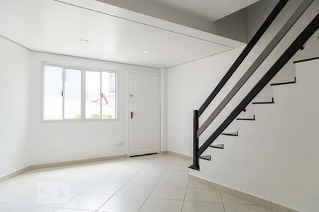 Sala de casa de condomínio à venda com 3 quartos, 150m² em Vila Nilva, São Paulo