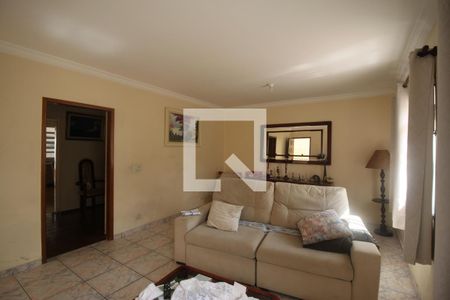 Sala de casa à venda com 4 quartos, 200m² em Jardim Luanda, São Paulo