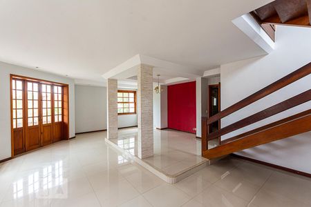 Casa de condomínio para alugar com 362m², 4 quartos e 2 vagasSala