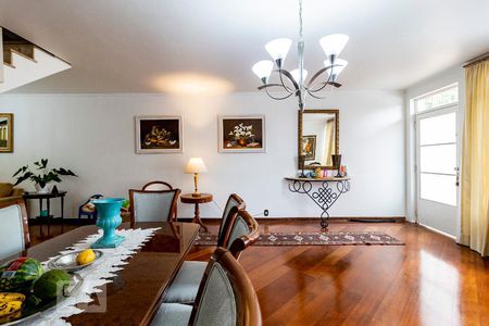 Sala de casa para alugar com 3 quartos, 200m² em Vila Alexandria, São Paulo