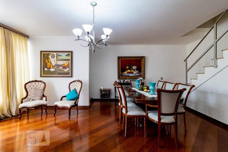 Sala de casa para alugar com 3 quartos, 200m² em Vila Alexandria, São Paulo