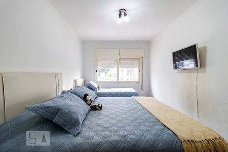 Suíte de casa à venda com 3 quartos, 200m² em Vila Alexandria, São Paulo