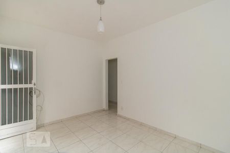 Sala de casa para alugar com 1 quarto, 50m² em Marechal Hermes, Rio de Janeiro