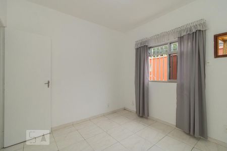 Quarto de casa para alugar com 1 quarto, 50m² em Marechal Hermes, Rio de Janeiro