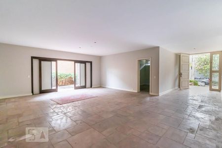 Sala de casa à venda com 4 quartos, 400m² em Vila Madalena, São Paulo