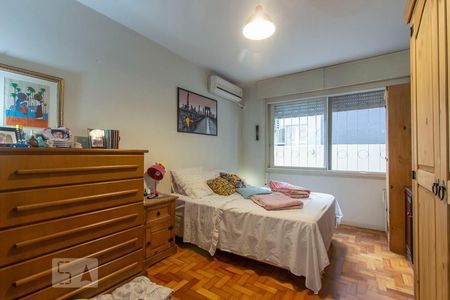 Quarto 1 de apartamento à venda com 2 quartos, 69m² em Santo Antônio, Porto Alegre