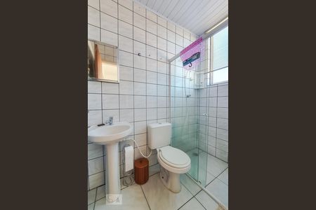 Banheiro de apartamento à venda com 1 quarto, 50m² em Alto Petrópolis, Porto Alegre