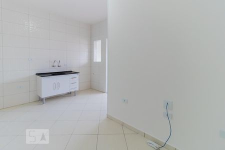 Sala/Cozinha de apartamento para alugar com 1 quarto, 70m² em Parque Císper, São Paulo