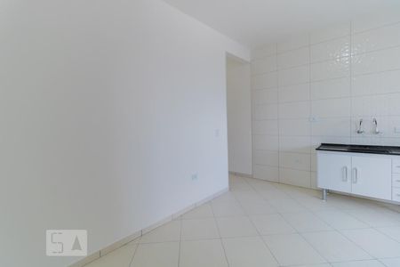 Sala/Cozinha de apartamento para alugar com 1 quarto, 70m² em Parque Císper, São Paulo