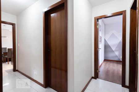 Corredor de apartamento à venda com 4 quartos, 120m² em Palmares, Belo Horizonte
