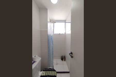 Banheiro de apartamento à venda com 2 quartos, 42m² em Mato Grande, Canoas