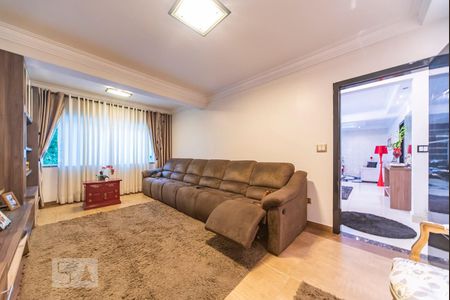 Sala de TV de casa à venda com 3 quartos, 535m² em Vila Helena, Santo André