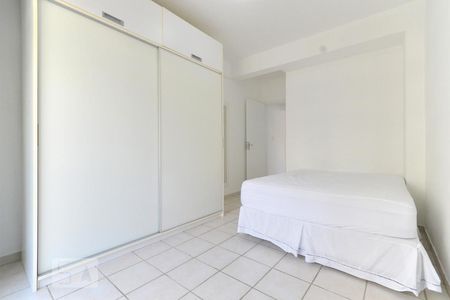 Quarto de apartamento para alugar com 1 quarto, 56m² em Coqueiros, Florianópolis