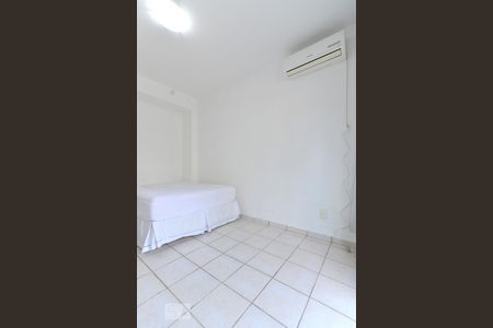 Quarto de apartamento para alugar com 1 quarto, 56m² em Coqueiros, Florianópolis