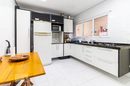 Cozinha de casa para alugar com 2 quartos, 136m² em Jardim Consórcio, São Paulo