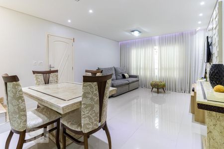 Casa à venda com 136m², 2 quartos e 2 vagasCozinha