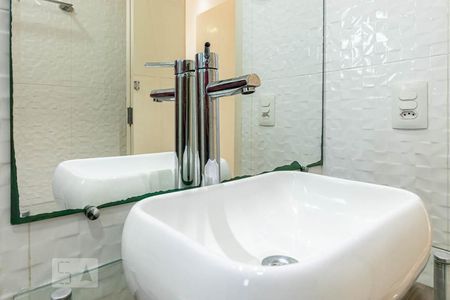 Apartamento à venda com 58m², 2 quartos e 1 vaga Apartamento à venda com 58m², 2 quartos e 1 vagaBanheiro