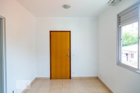 Sala de apartamento para alugar com 2 quartos, 75m² em Santa Tereza, Belo Horizonte