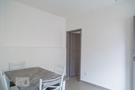 Sala de kitnet/studio para alugar com 1 quarto, 45m² em Santa Tereza, Belo Horizonte