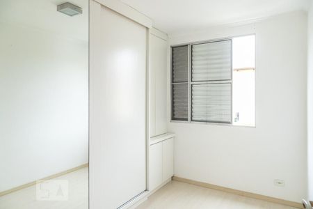 Quarto 1 de apartamento para alugar com 2 quartos, 50m² em Vila Sílvia, São Paulo