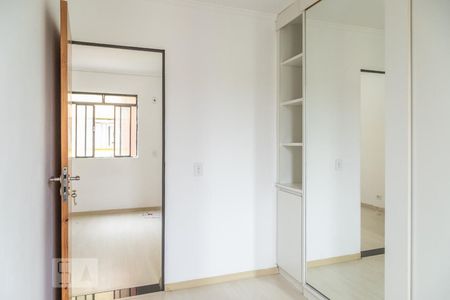 Quarto 1 de apartamento para alugar com 2 quartos, 50m² em Vila Sílvia, São Paulo