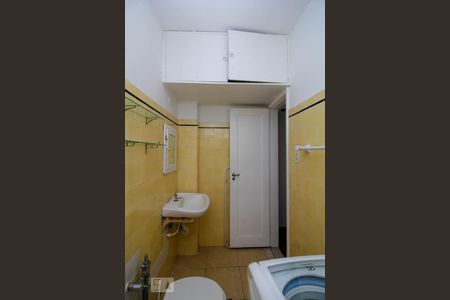 Banheiro Social de kitnet/studio para alugar com 1 quarto, 30m² em Flamengo, Rio de Janeiro