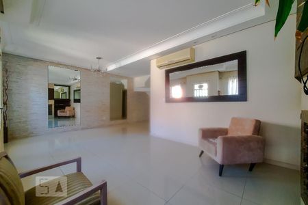 Sala de casa de condomínio à venda com 4 quartos, 198m² em Sarandi, Porto Alegre