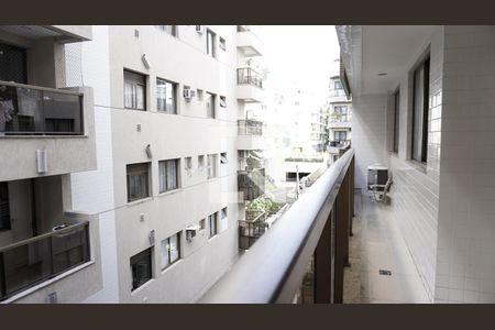 Vista da Sacada de apartamento à venda com 2 quartos, 60m² em Anil, Rio de Janeiro
