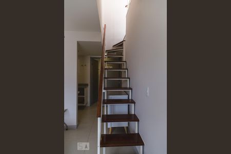 Escada de apartamento à venda com 2 quartos, 83m² em Recreio dos Bandeirantes, Rio de Janeiro