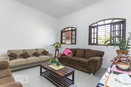Sala de casa para alugar com 3 quartos, 400m² em Jardim Armenia, Mogi das Cruzes