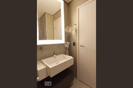 Banheiro suíte de apartamento à venda com 1 quarto, 29m² em Alphaville Industrial, Barueri