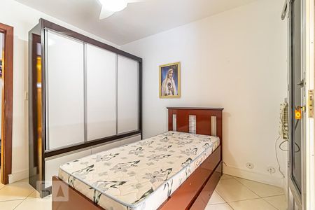 Quarto 1 de casa à venda com 2 quartos, 968m² em Taquara, Rio de Janeiro