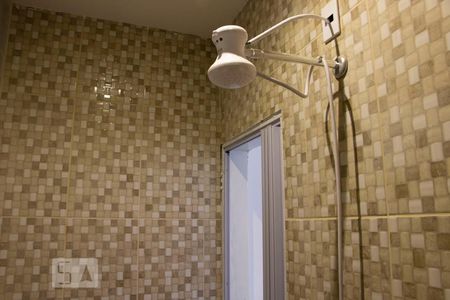 Banheiro de kitnet/studio para alugar com 1 quarto, 36m² em Santana, São Paulo