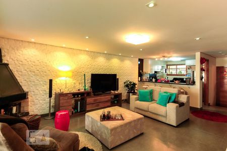 Sala de casa à venda com 3 quartos, 228m² em Tristeza, Porto Alegre