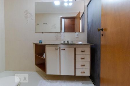 Banheiro da Suíte de apartamento à venda com 3 quartos, 128m² em Chácara da Barra, Campinas