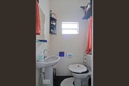 Casa para alugar com 400m², 2 quartos e 2 vagas Casa para alugar com 400m², 2 quartos e 2 vagasBanheiro