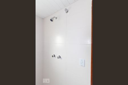 Banheiro de kitnet/studio para alugar com 1 quarto, 26m² em Vila Marieta, São Paulo
