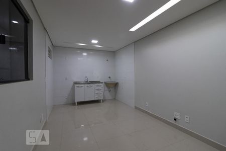 Sala / Cozinha de casa para alugar com 1 quarto, 34m² em Riacho Fundo Ii, Brasília