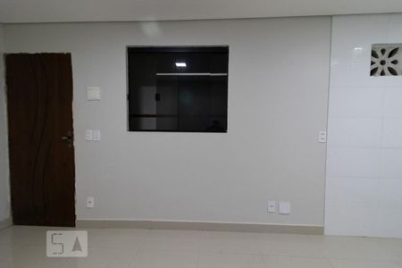 Sala / Cozinha de casa para alugar com 1 quarto, 34m² em Riacho Fundo Ii, Brasília