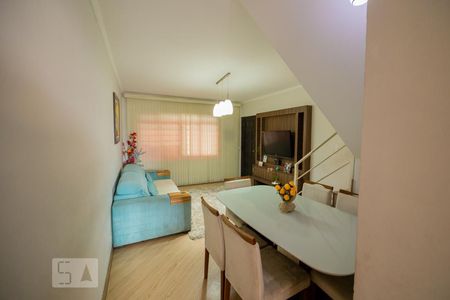 Sala de casa para alugar com 2 quartos, 190m² em Jardim D’abril, São Paulo