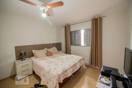 Quarto 1 de casa para alugar com 2 quartos, 190m² em Jardim D’abril, São Paulo