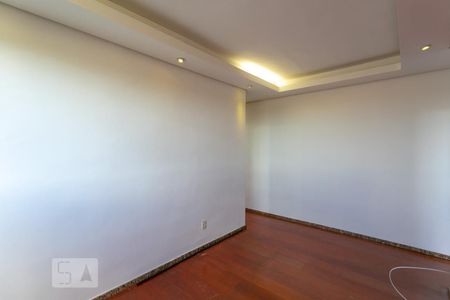 Sala de apartamento à venda com 2 quartos, 70m² em Heliópolis, Belo Horizonte