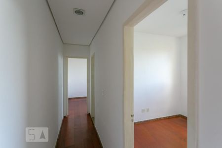 Corredor de apartamento à venda com 2 quartos, 70m² em Heliópolis, Belo Horizonte