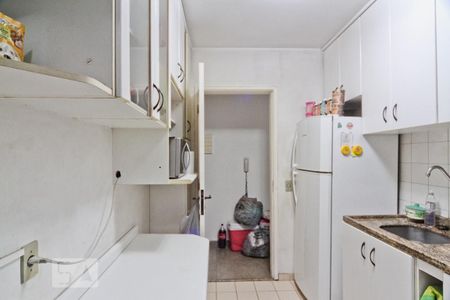 Cozinha de apartamento à venda com 3 quartos, 82m² em Vila Carbone, São Paulo