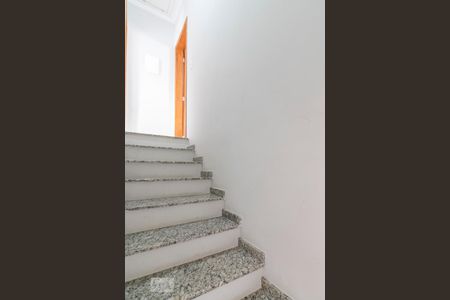 Escada de casa à venda com 2 quartos, 114m² em Jardim Stella, Santo André