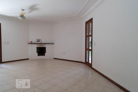 Sala de casa de condomínio para alugar com 4 quartos, 398m² em Vargem Grande, Rio de Janeiro
