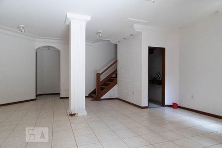 Sala de casa de condomínio à venda com 4 quartos, 398m² em Vargem Grande, Rio de Janeiro