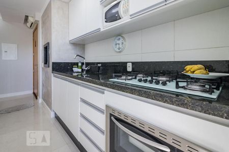 Cozinha de apartamento à venda com 2 quartos, 66m² em Camaquã, Porto Alegre