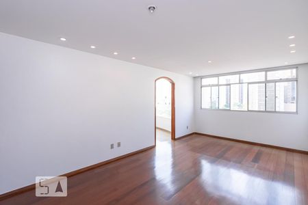 Sala de apartamento para alugar com 4 quartos, 220m² em Santo Agostinho, Belo Horizonte