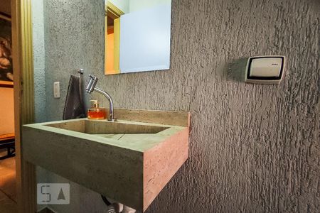 Lavabo de casa à venda com 3 quartos, 165m² em Vila Sonia, São Paulo